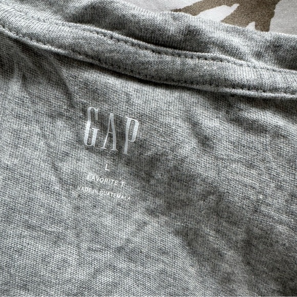 Gap favorite T - Picture 2 of 3